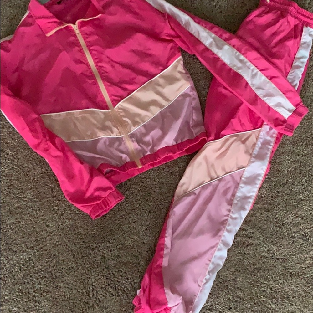 Retro pink sweat suit